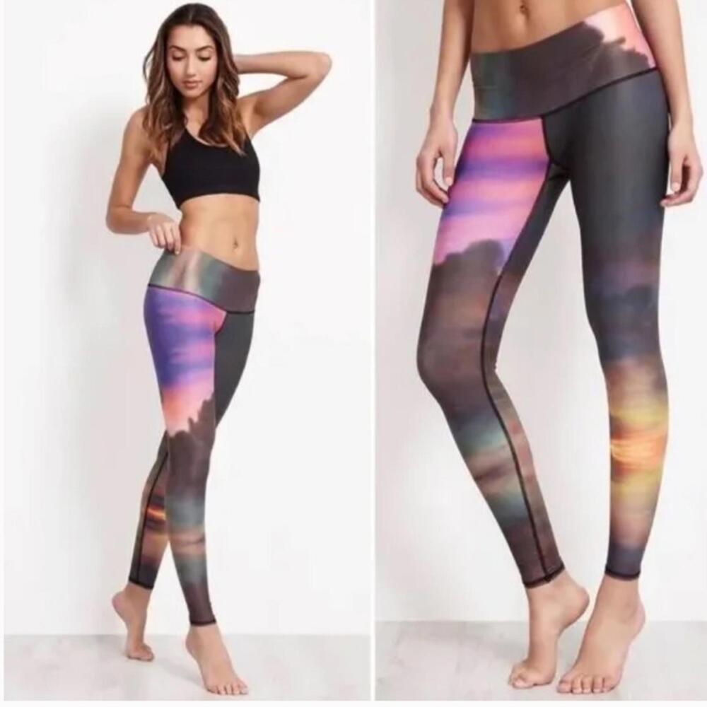 Teeki Eco-Friendly Yoga Leggings - Medium - Sunset Pattern